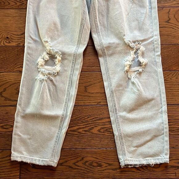 NWT! Wild Fable Distressed Super High Rise Mom Jeans C16 - Picture 6 of 10